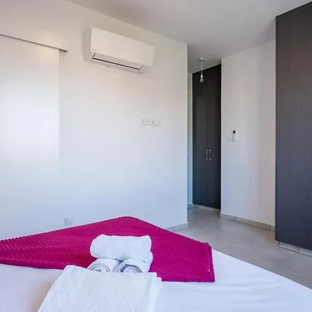 Solaar Apartments Faneromeni Larnaca Exterior photo