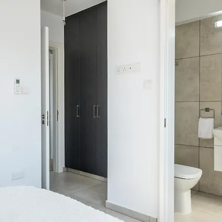 Solaar Apartments Faneromeni Larnaca Exterior photo